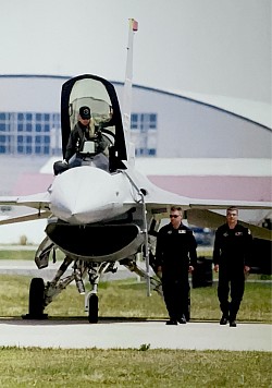 F-16 PACAFデモ